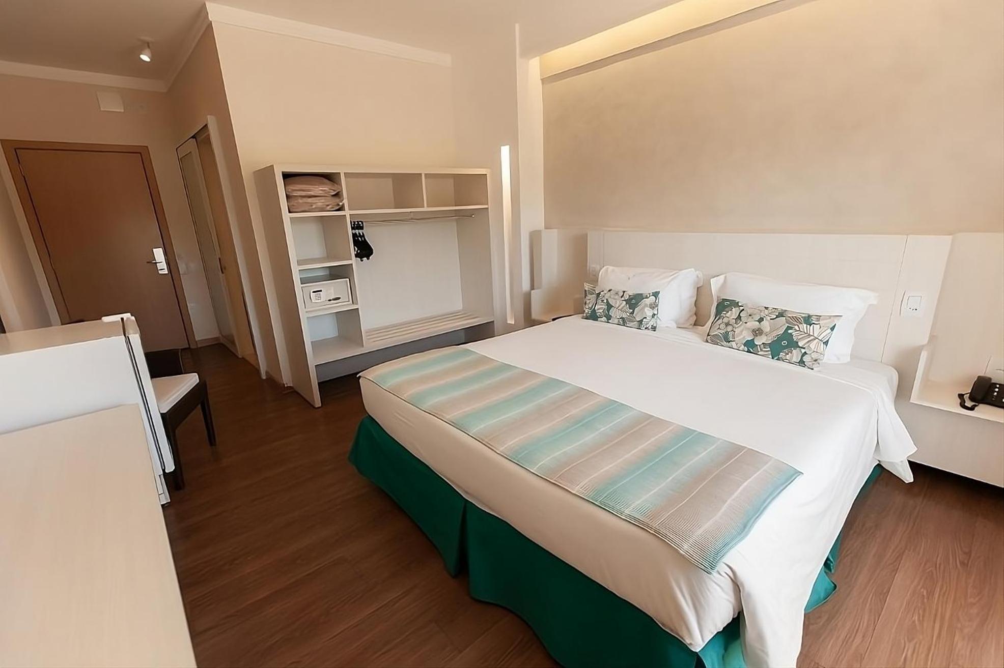 Premier Family Room includes Hot Beach Water Park tickets,1636770867:JPEG